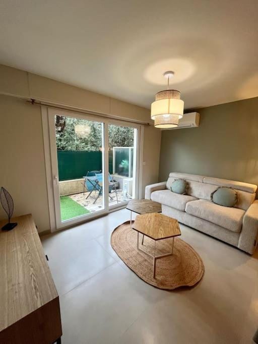 2 pièces Cosy Cagnes sur mer Hippodrome Apartment in Cagnes-sur-Mer