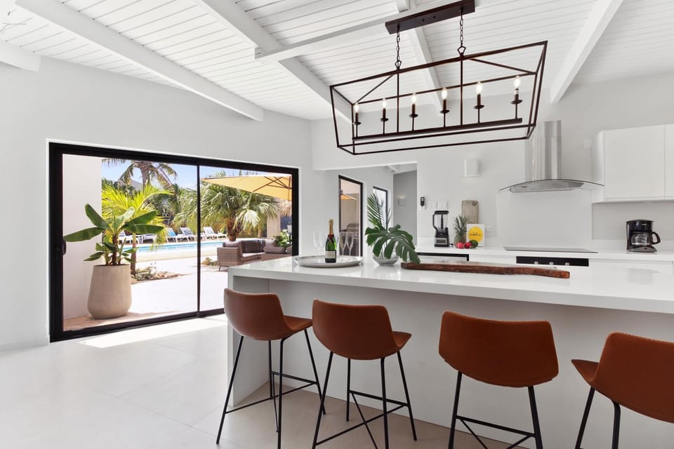 Bocobay Beach House with Pool Villa in Noord