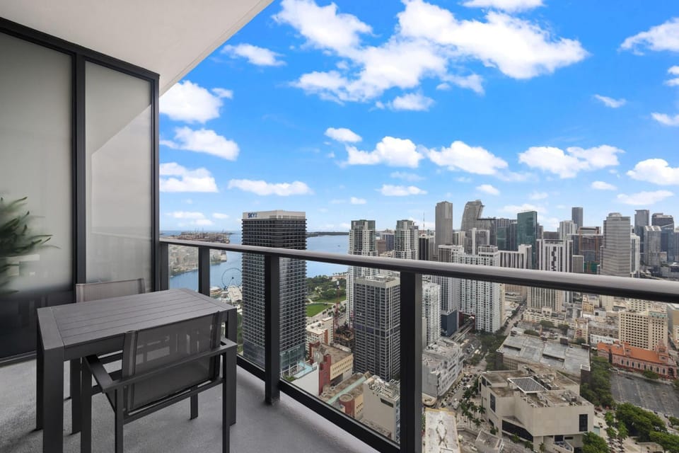 Natural landscape, View (from property/room), Balcony/Terrace, City view