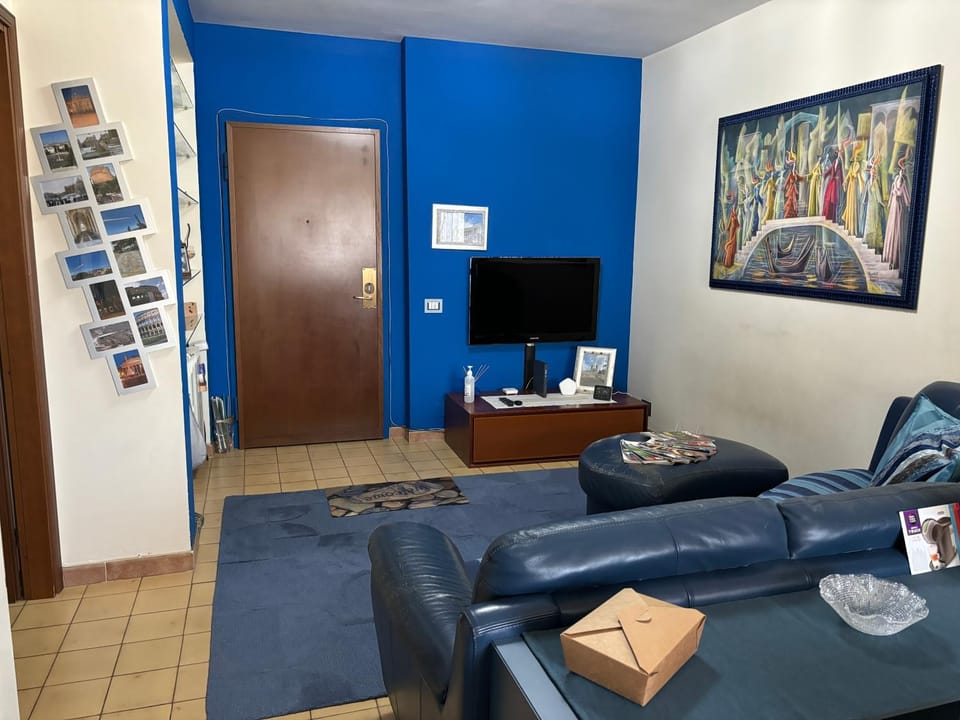 TV and multimedia, Living room, Evening entertainment