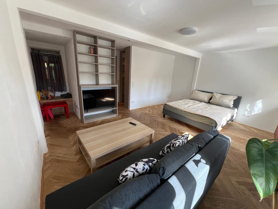 Lifestyle Wohnung mit Terrasse und Garten Apartment in Augsburg