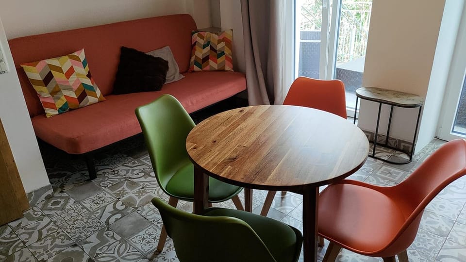 Lifestyle Wohnung mit Terrasse und Garten Apartment in Augsburg