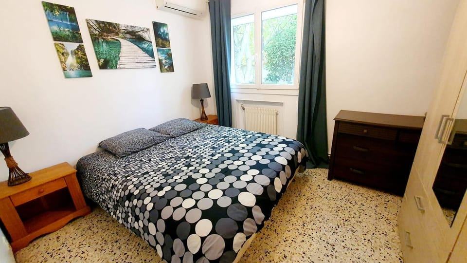 Bas de villa avec piscine Vacation rental in Marseille