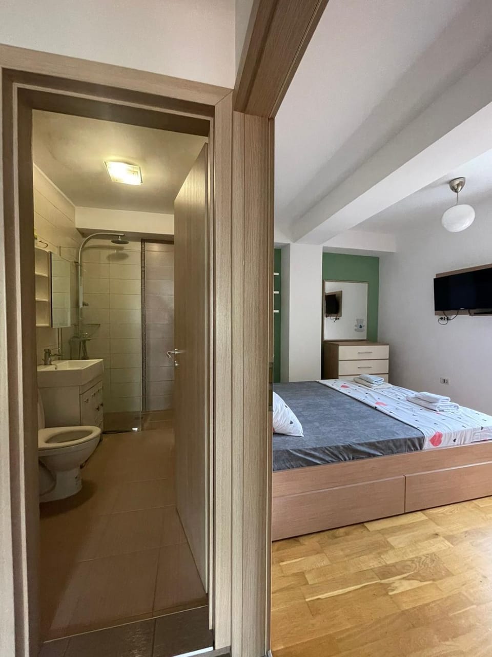 Shower, Bathroom, Photo of the whole room, Bedroom