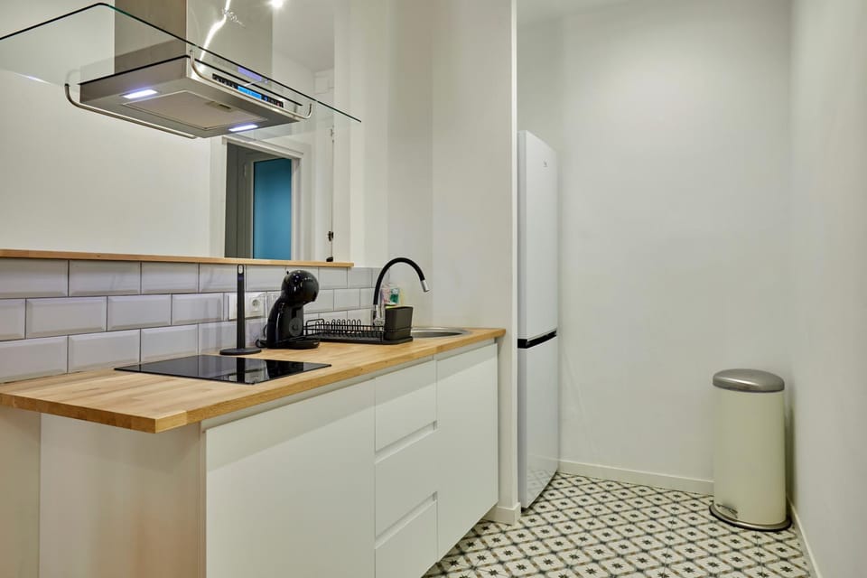 Stylish typical BCN flat Apartment in Barcelona