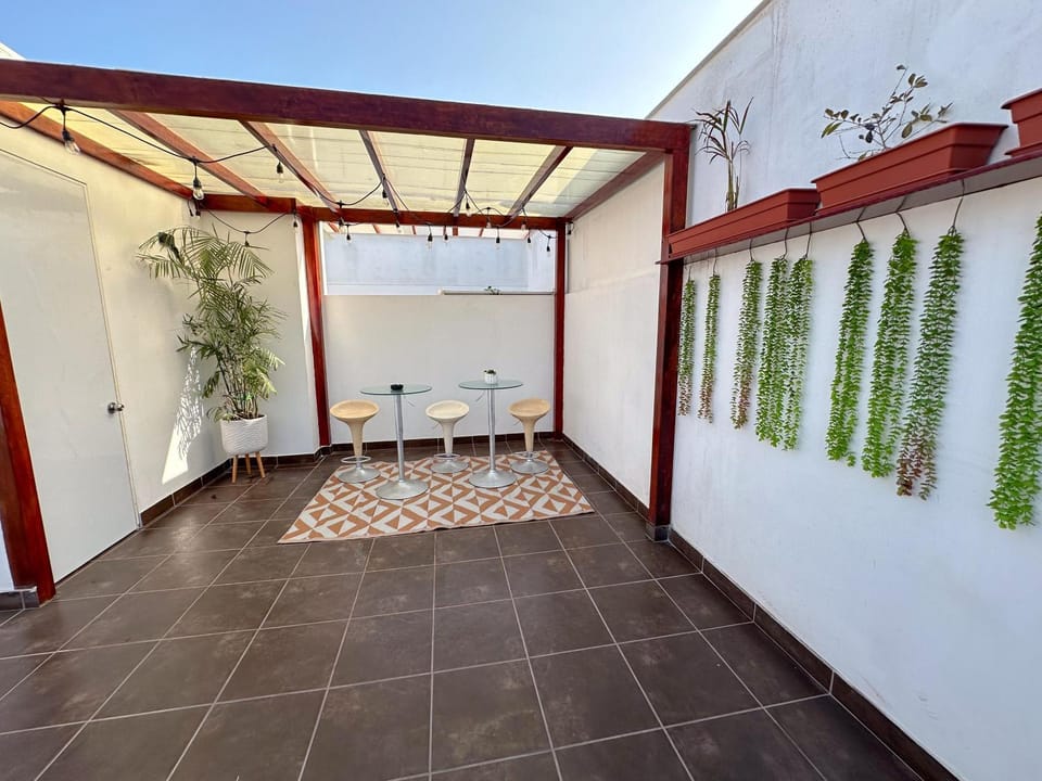 Patio, Living room