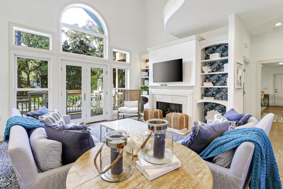 Gorgeous 7 Bed 6 & 1-2 Bath Home with Private Heated Pool House in South Forest Beach