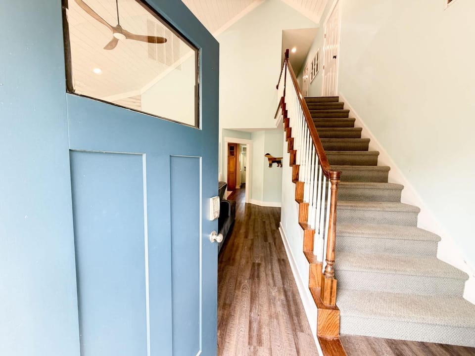 2nd Row 5 Bed 3 and one half Bath Pet Friendly Ocean View Beach House House in North Forest Beach