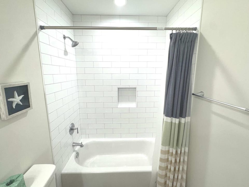 7 Bed 6 and one half bath with private pool spa & private beach access House in North Forest Beach