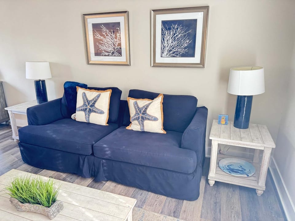 Beautiful Seascape Beach Villa -upgraded 2 bd 2 ba House in North Forest Beach