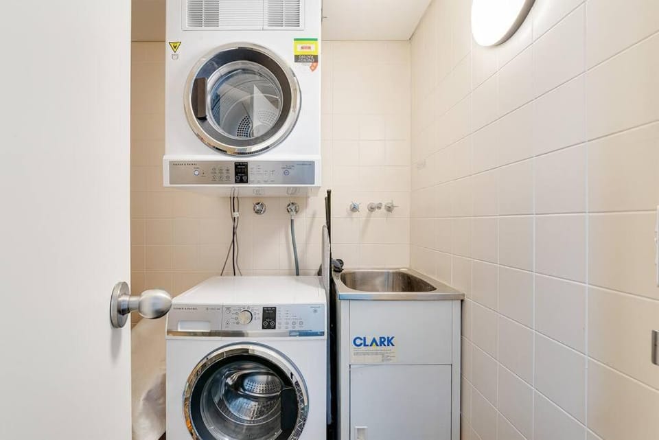GA102 Cremorne Chic Contemporary & Convenient Apartment in Sydney