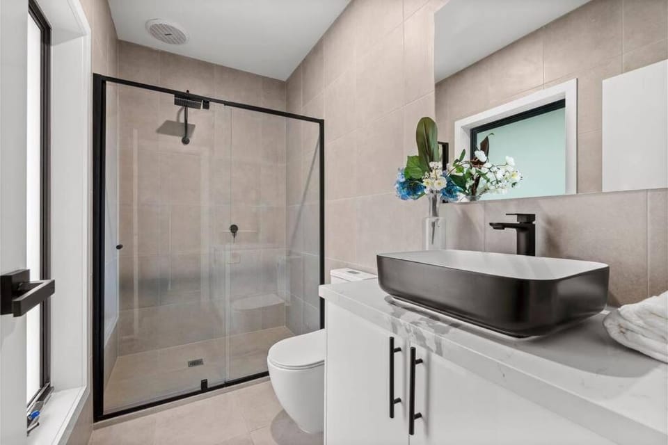 Shower, Bathroom, towels