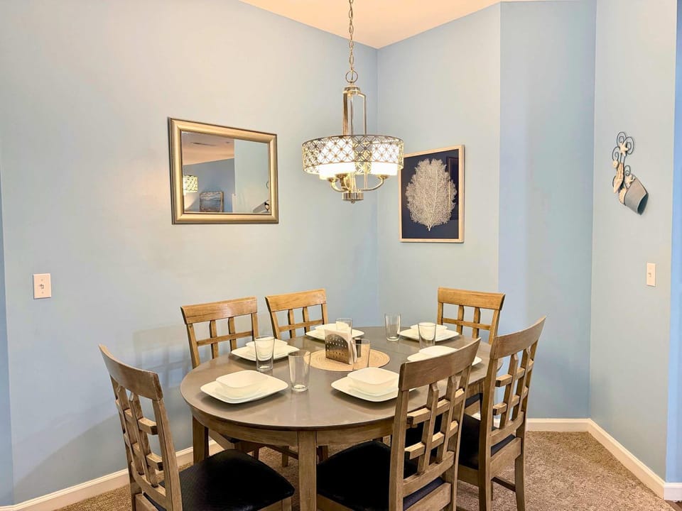 Lovely 3 Bed3 Bath Pet FriendlyVilla - Walk to the beach pools and tennis #75 Ocean Breeze House in South Forest Beach