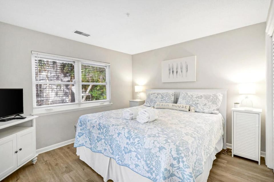 Beach close best of the best 3 bed 3 bath pet friendly Villa House in South Forest Beach