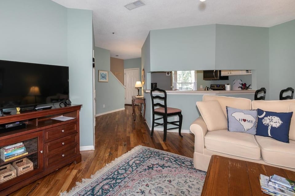 Pet Friendly Beach Life Villa 2 bed 2 & one half baths House in South Forest Beach