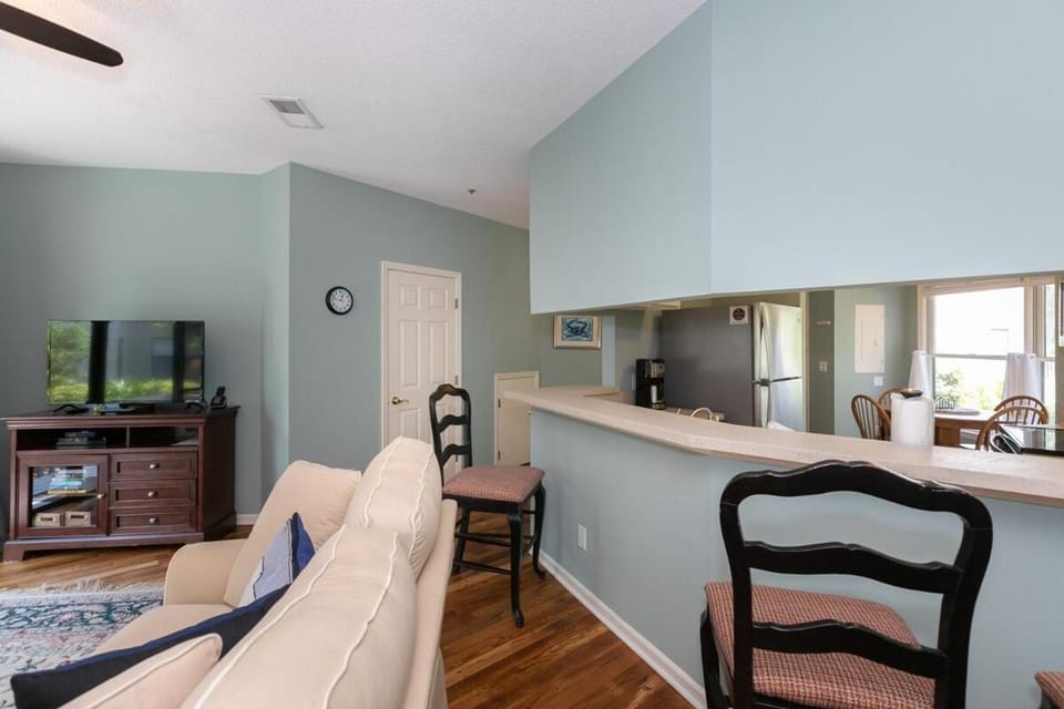 Pet Friendly Beach Life Villa 2 bed 2 & one half baths House in South Forest Beach