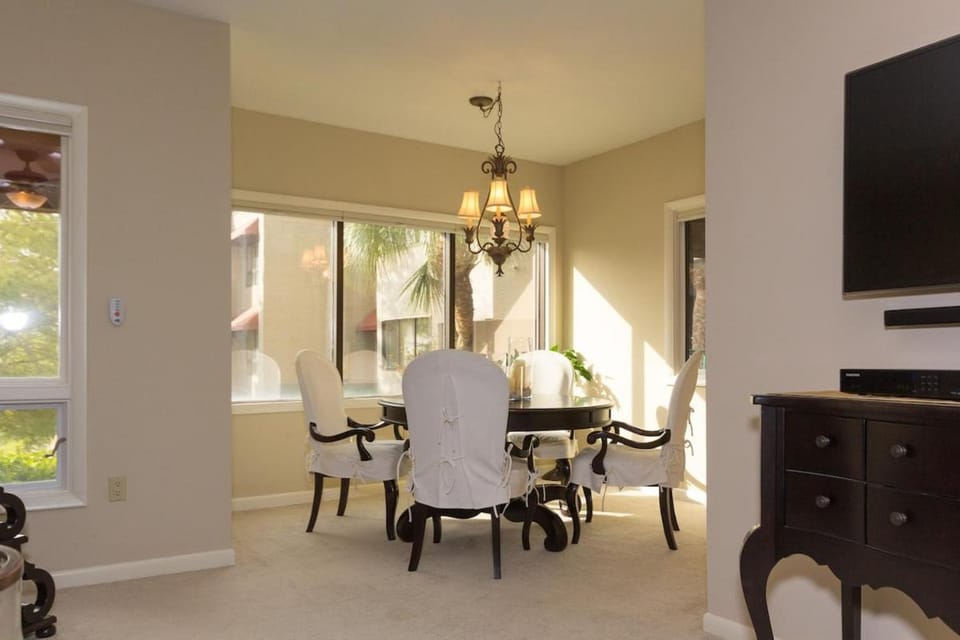 Beautiful 2 Bed2 Bath Shelter Cove Anchorage Villa House in Hilton Head Island