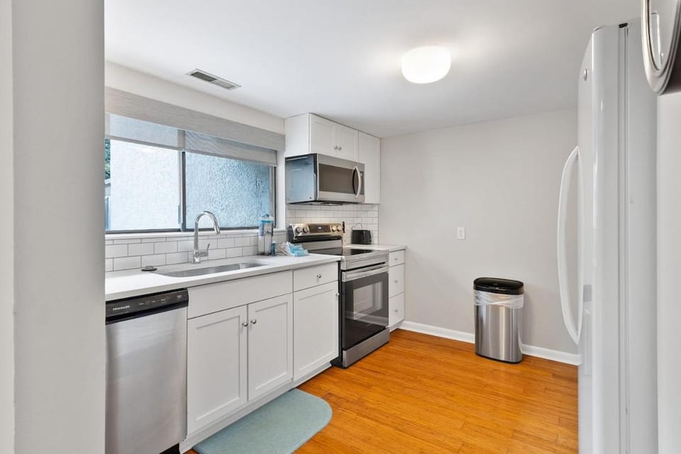 Pet Friendly Folly Field Beach Stones Throw Villa 3 bed 2 & one half bath House in Hilton Head Island