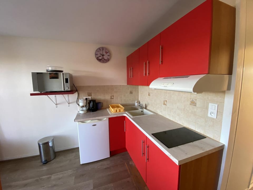 T2 avec terrasse et Wi-Fi, proche des Thermes du Connétable - FR-1-541-123 Apartment in Nouvelle-Aquitaine