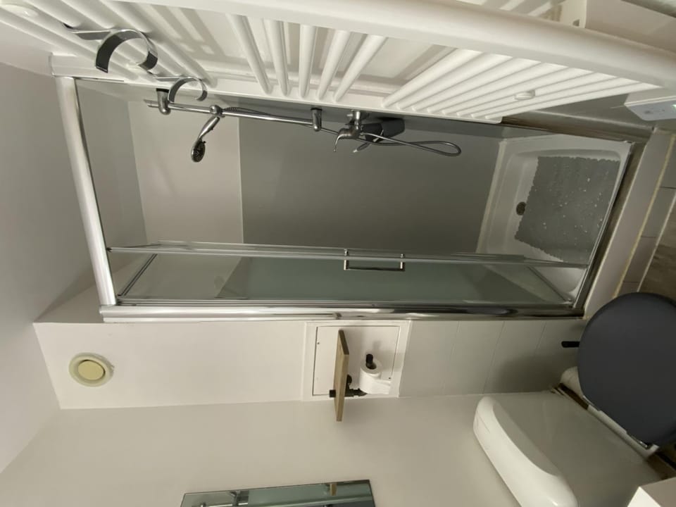Appartement T2 avec terrasse et Wi-Fi proche des Thermes du Connétable - FR-1-541-125 Apartment in Nouvelle-Aquitaine