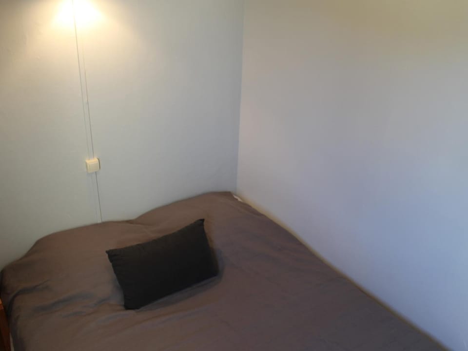 Charmant T2 avec terrasse et Wi-Fi à 100m des Thermes - FR-1-541-130 Apartment in Nouvelle-Aquitaine
