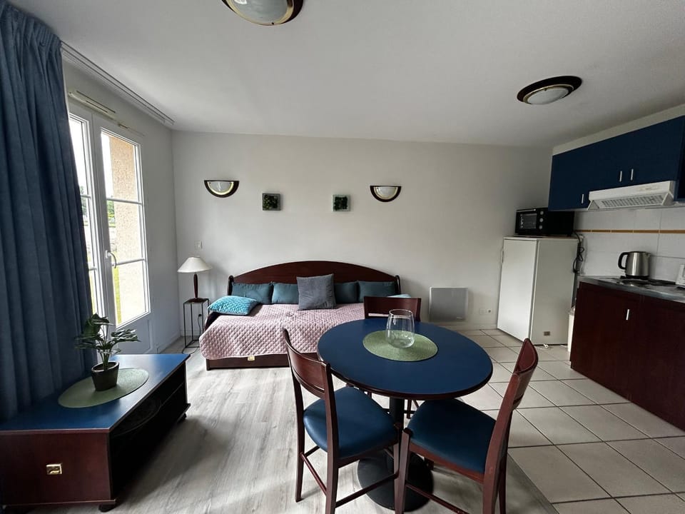 Appartement T2 près des Thermes avec piscine et WIFI - FR-1-541-139 Apartment in Nouvelle-Aquitaine