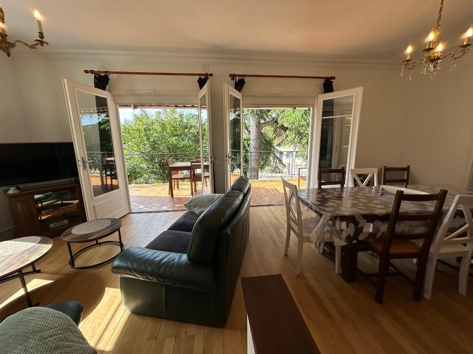Appartement T3 centre-ville avec jardin et climatisation - FR-1-541-132 Apartment in Nouvelle-Aquitaine