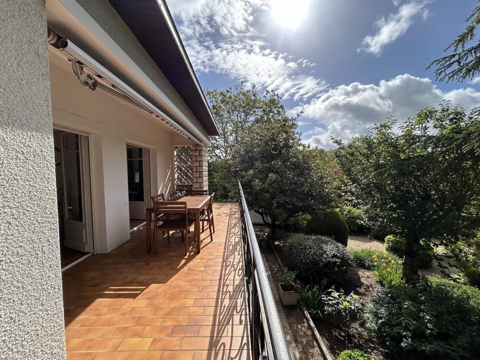 Appartement T3 centre-ville avec jardin et climatisation - FR-1-541-132 Apartment in Nouvelle-Aquitaine