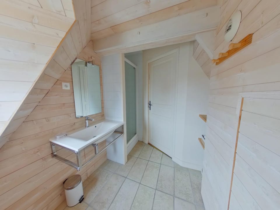 Studio charmant à 70m des Thermes, WiFi, Animaux bienvenus - FR-1-541-137 Apartment in Nouvelle-Aquitaine