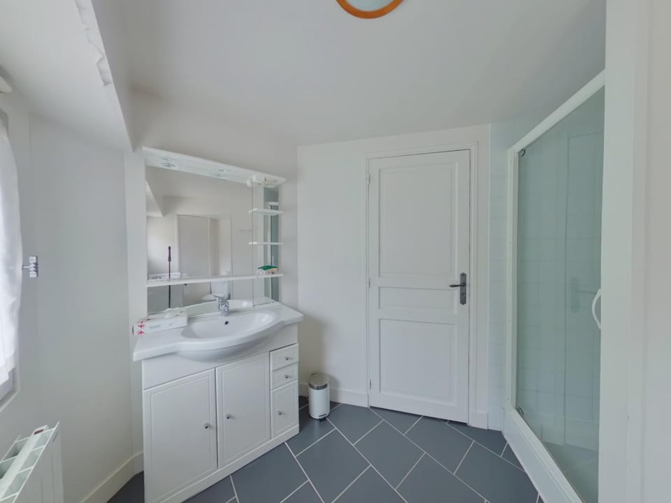 Appartement cosy 70m² avec WIFI près des Thermes Saint Roch - FR-1-541-141 Apartment in Nouvelle-Aquitaine