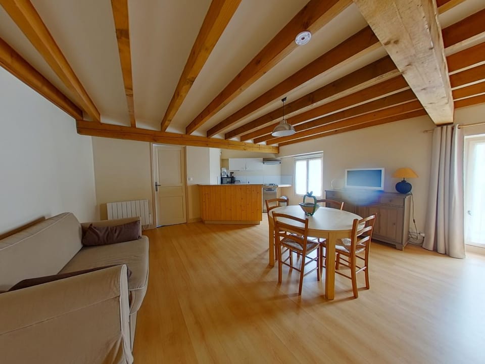 Appartement cosy 70m² avec WIFI près des Thermes Saint Roch - FR-1-541-141 Apartment in Nouvelle-Aquitaine