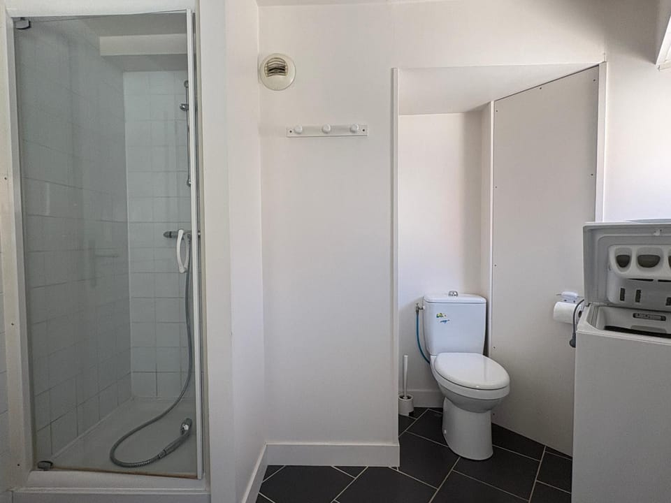Charmant apt avec WIFI à 70m des Thermes - Animaux admis - FR-1-541-142 Apartment in Nouvelle-Aquitaine