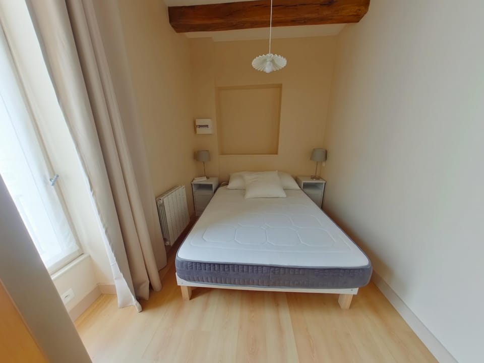 Charmant apt avec WIFI à 70m des Thermes - Animaux admis - FR-1-541-142 Apartment in Nouvelle-Aquitaine