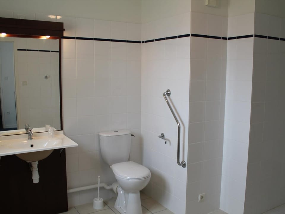 Bel appartement à 170m des thermes - 5 pers. - FR-1-541-144 Apartment in Nouvelle-Aquitaine