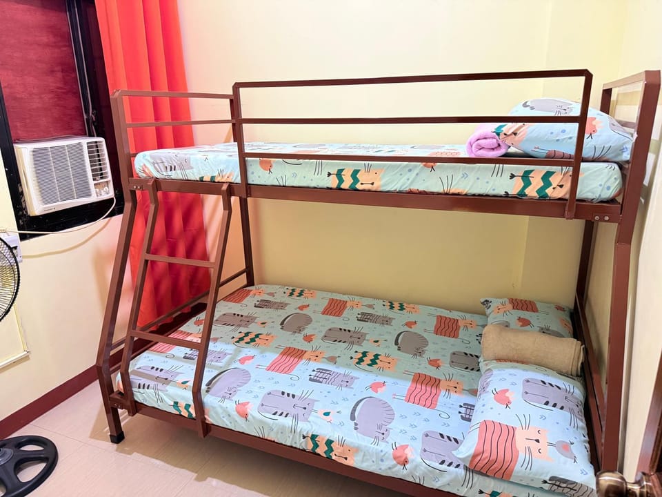 budget transient house near sm Lucena 6pax Apartment in Calabarzon