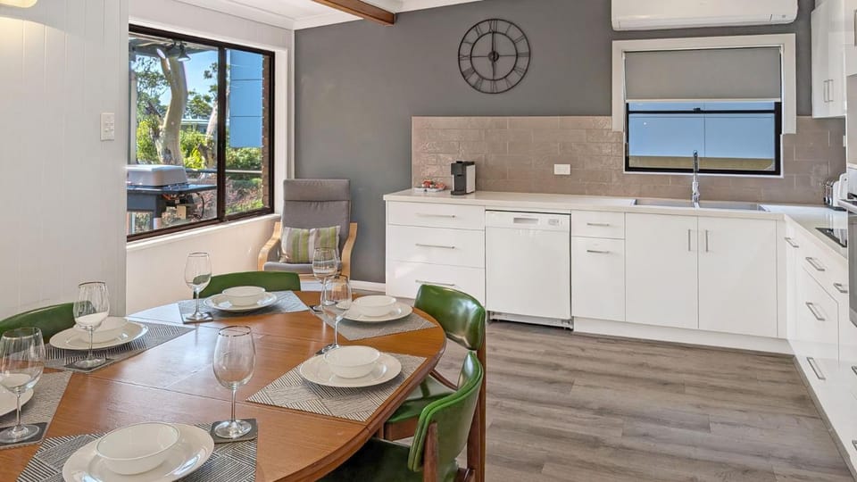 All Decked Out at Hyams Beach by Experience Jervis House in Vincentia