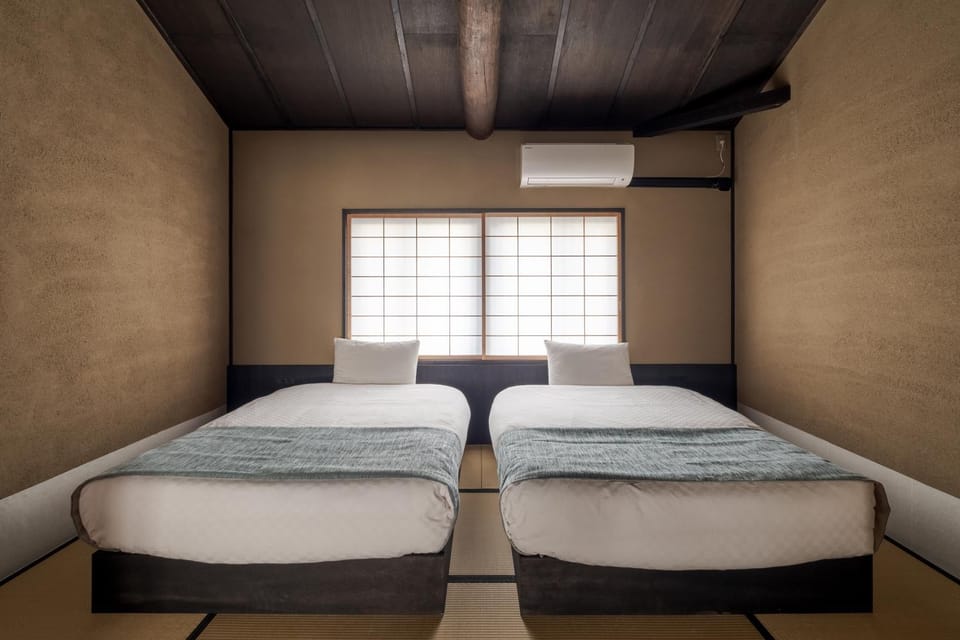 Bed, Photo of the whole room, Bedroom, air conditioner