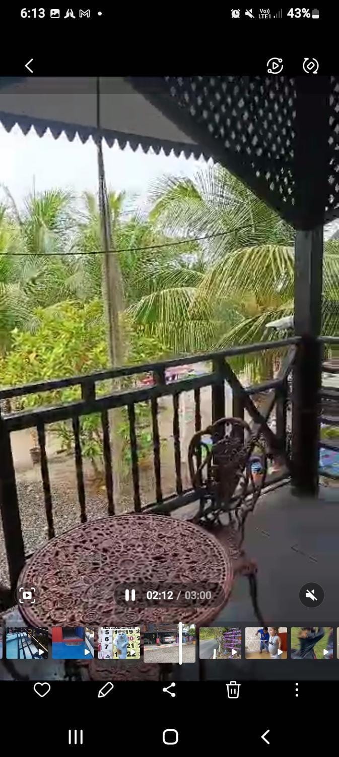 RUMAH KAYU ED BEACH Cafe Chalet in Kedah
