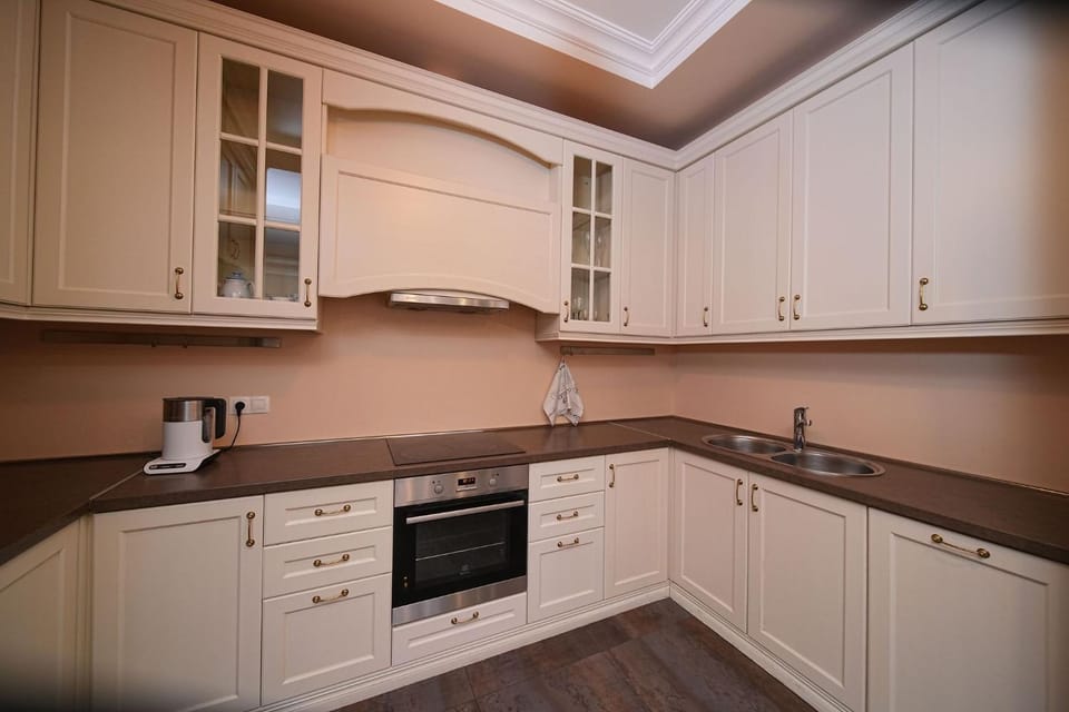 dishwasher, microwave, oven, stove, kitchen