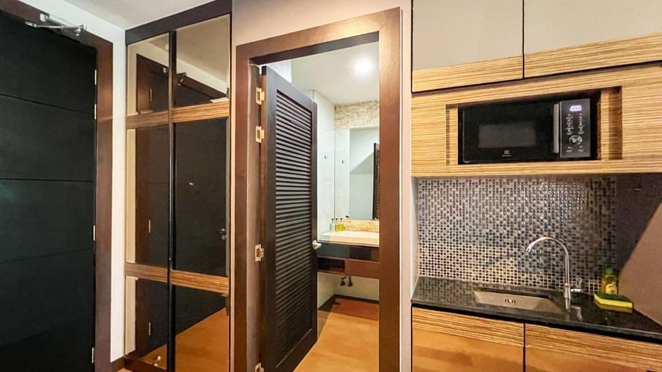 Shower, Bathroom, Kitchen or kitchenette, microwave, wardrobe