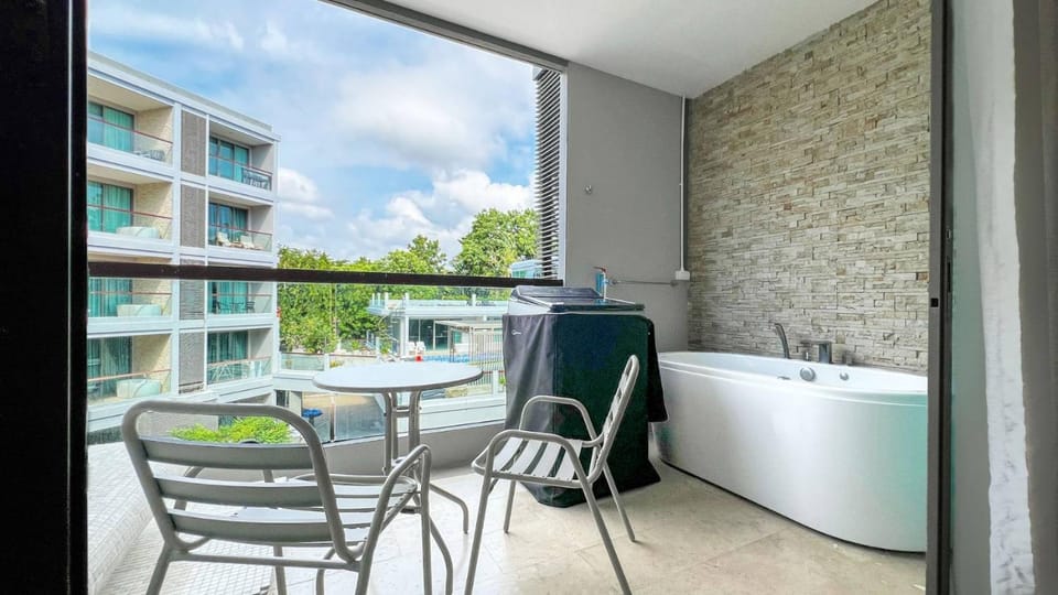 Day, View (from property/room), Balcony/Terrace, Bath, washing machine