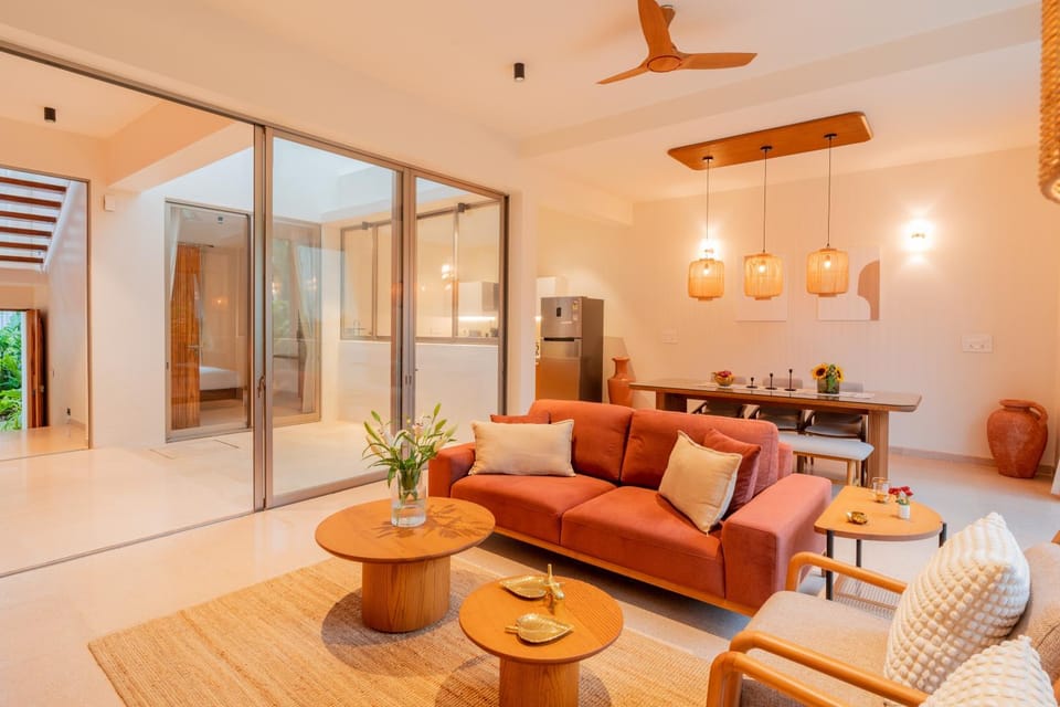 Living room, Seating area, Dining area, fireplace, air conditioner
