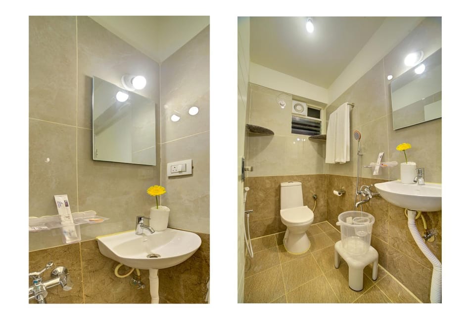 Toilet, Bathroom, bidet, towels