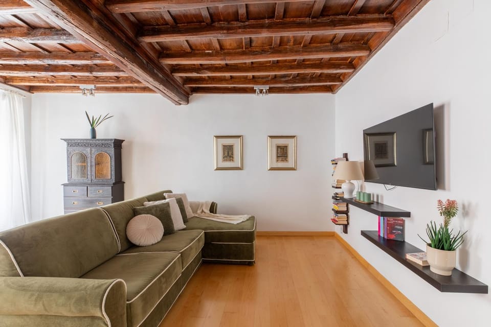 TV and multimedia, Living room, Seating area