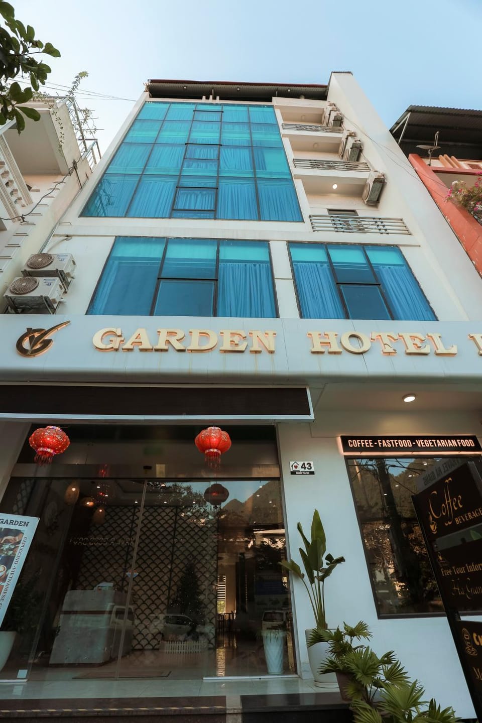 Property building, Facade/entrance