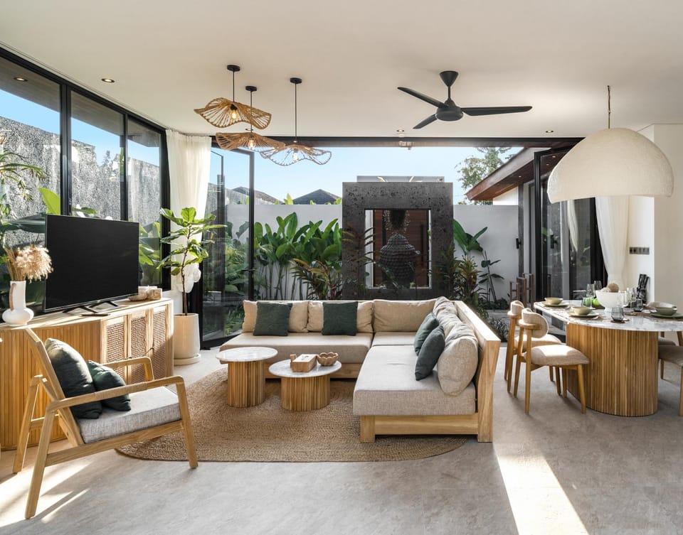 Day, Living room, Seating area
