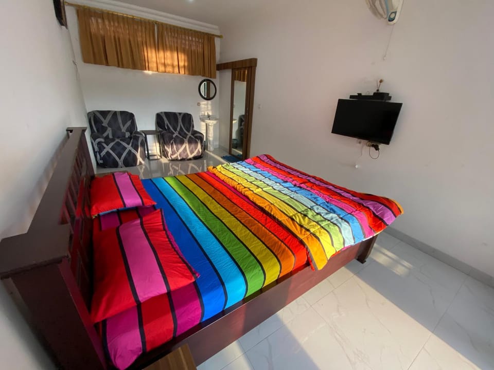 Kamar no 1 Vacation rental in Cisarua