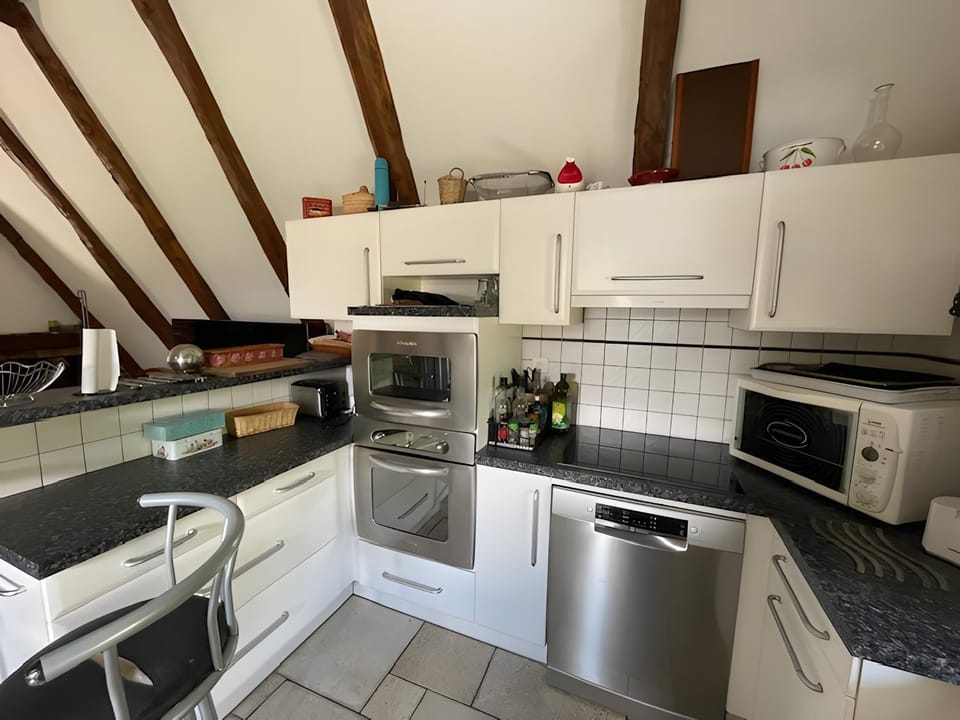 Property building, Kitchen or kitchenette, Living room