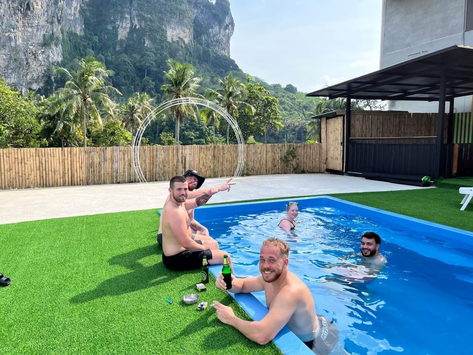 Restaurant/places to eat, Garden, Swimming pool