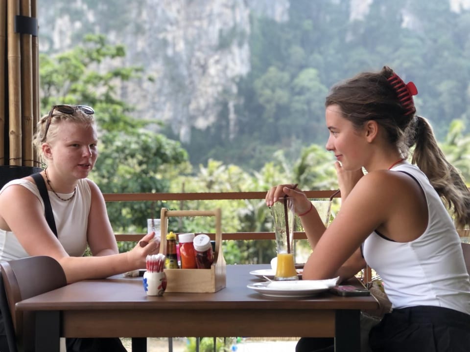 Property building, Restaurant/places to eat, Breakfast